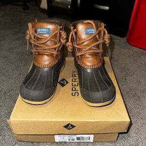 Sperry boots unisex
